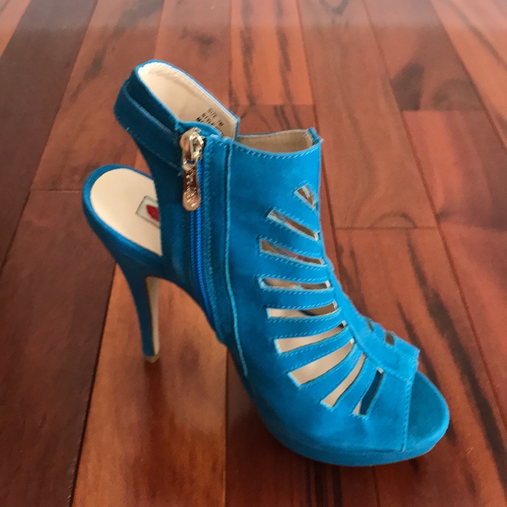 Bright blue Two Lips platform sandals 👄👠 NEW 7M